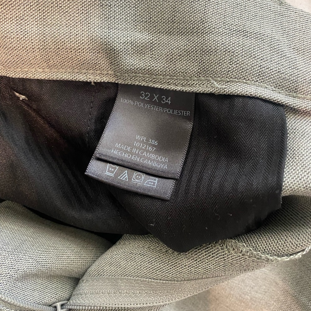 Haggar H26 Trademark Brand Grey Dress Pants Size W32 x L34 100% Polyester - Picture 3 of 4